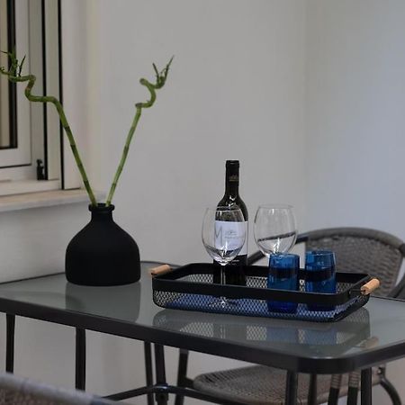 Апартаменти Stylish Abode Under Acropolis W/ Sunny Courtyard! Афіни Екстер'єр фото